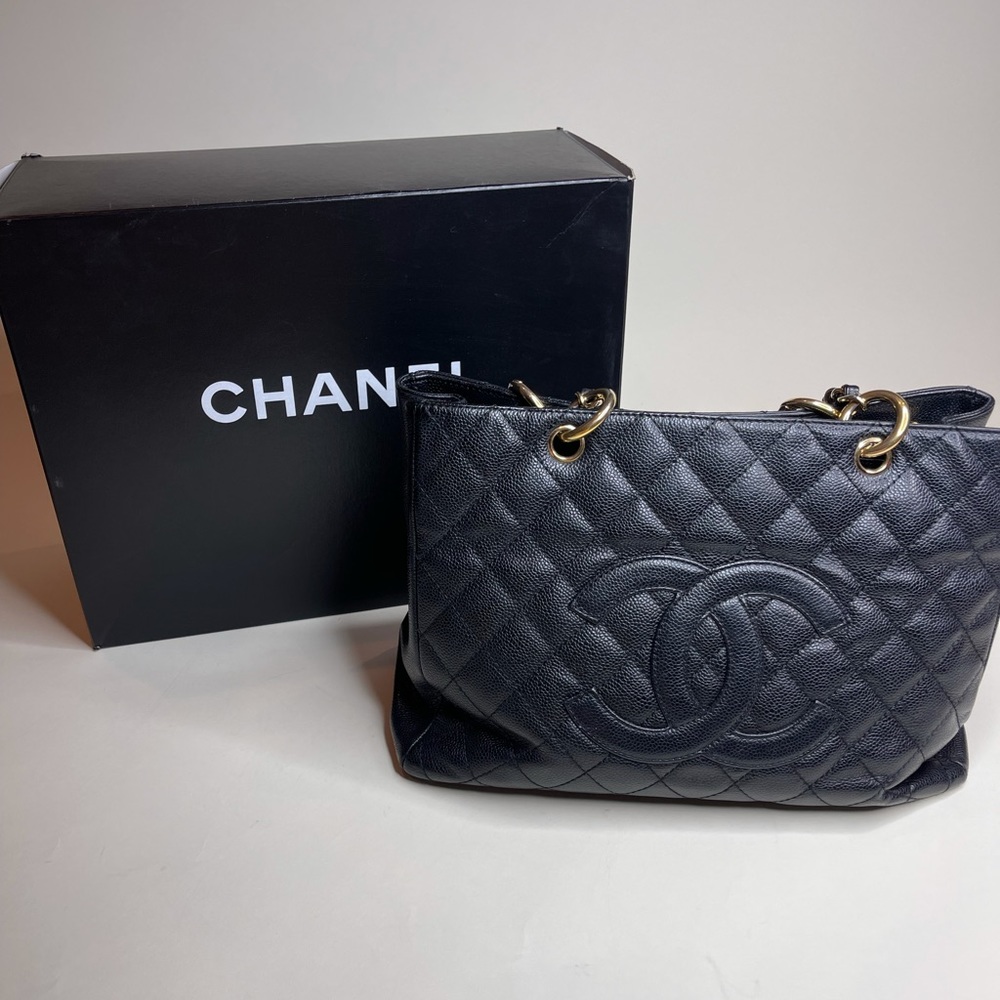 Chanel Vintage bag Large.